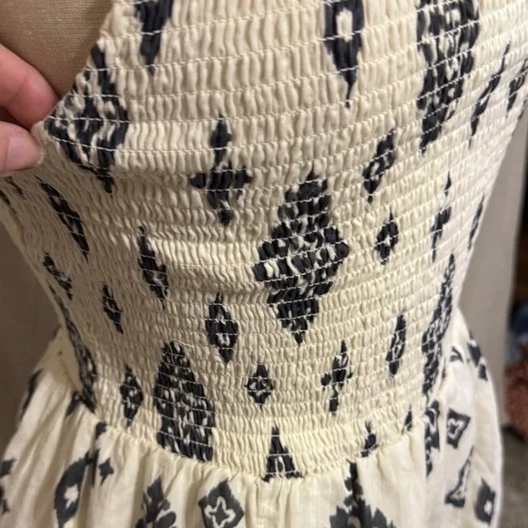 American Eagle Outfitters Monochrome Patterned Romper - Picture 3 of 8